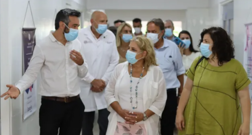 Martorano advirti&oacute; que las vacunas bivalentes "no tienen una distribuci&oacute;n tan r&aacute;pida ni tan f&aacute;cil"
