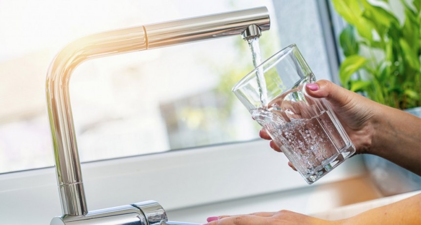 La Provincia autoriza suba del agua del 128% y dice que "se queda corto"