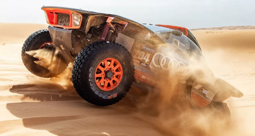 Loeb no se rinde ante Sainz y gana la Etapa 9 del Dakar 2024