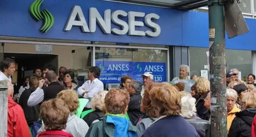 As&iacute; ser&iacute;a el ajuste de las jubilaciones con la nueva Ley &Oacute;mnibus