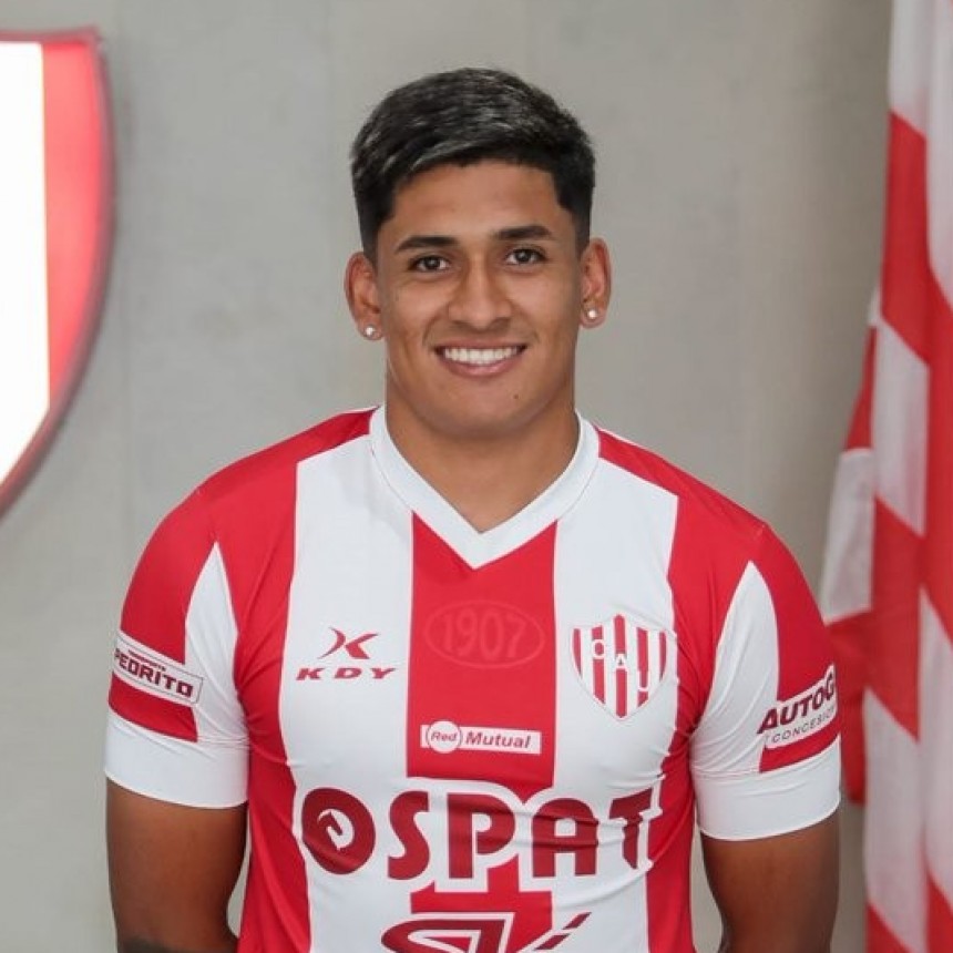 Uni&oacute;n present&oacute; a Sim&oacute;n Rivero y espera por Adri&aacute;n Balboa