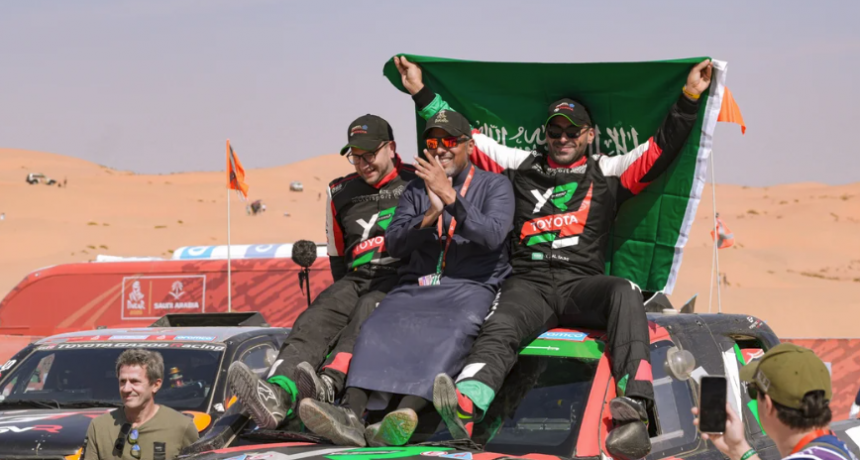 El saud&iacute; Yazeed Al-Rajhi hizo historia y se consagr&oacute; campe&oacute;n en sus tierras en la categor&iacute;a Autos del Rally Dakar
