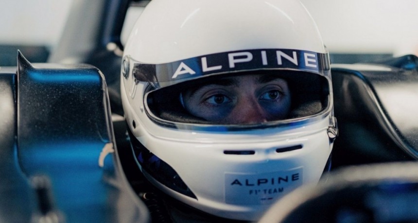 Franco Colapinto tuvo su primer d&iacute;a de trabajo en Alpine y conoci&oacute; la f&aacute;brica