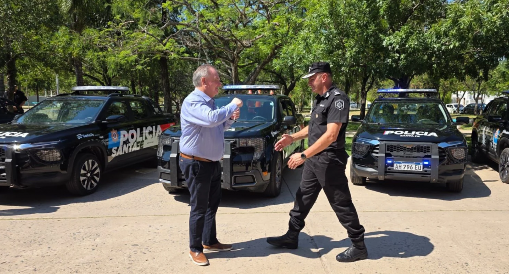 Se entregaron 13 unidades policiales 0 km para el Dpto. San Cristóbal con una inversión provincial de $ 600 millones