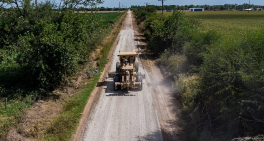 La ciudad de Suardi recibe m&aacute;s de $93 millones del Programa &ldquo;Caminos Productivos&rdquo; para construcci&oacute;n de ripio