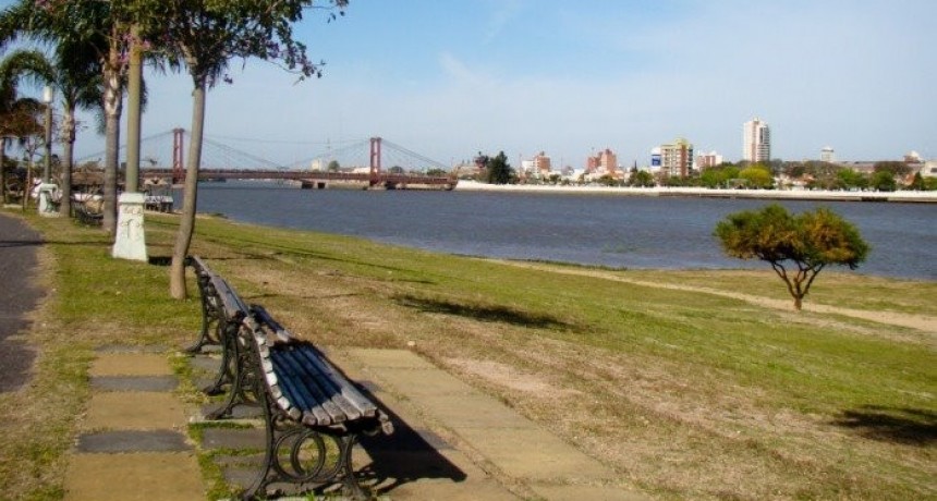 Prohibieron ba&ntilde;arse en la laguna Set&uacute;bal por los reiterados ataques de palometas