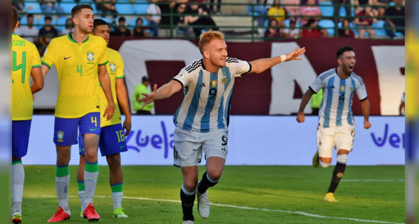Argentina le gan&oacute; el cl&aacute;sico a Brasil y viajar&aacute; a Par&iacute;s 2024