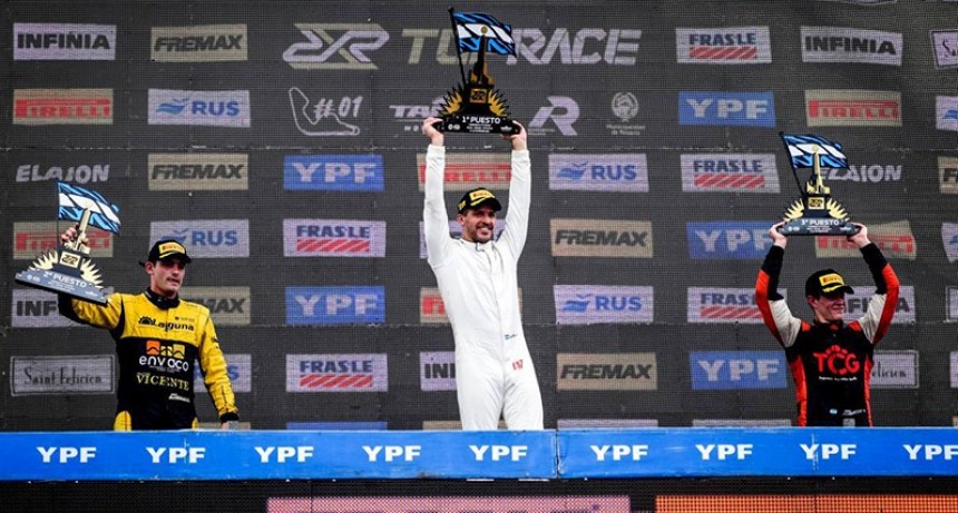 Rossi gan&oacute; en Rosario en su regreso al Top Race