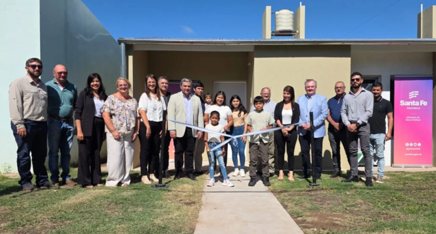 En Arrufó, el senador Michlig encabezó un acto de entrega de viviendas y distintas respuestas gubernamentales 