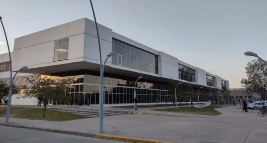 Solo se prestan guardias m&iacute;nimas por paro de m&eacute;dicos y profesionales de la salud