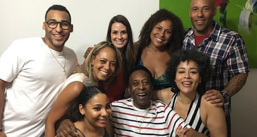 La herencia de Pel&eacute;: &iquest;Cu&aacute;nto dinero ser&iacute;a y qui&eacute;nes la recibir&iacute;an?