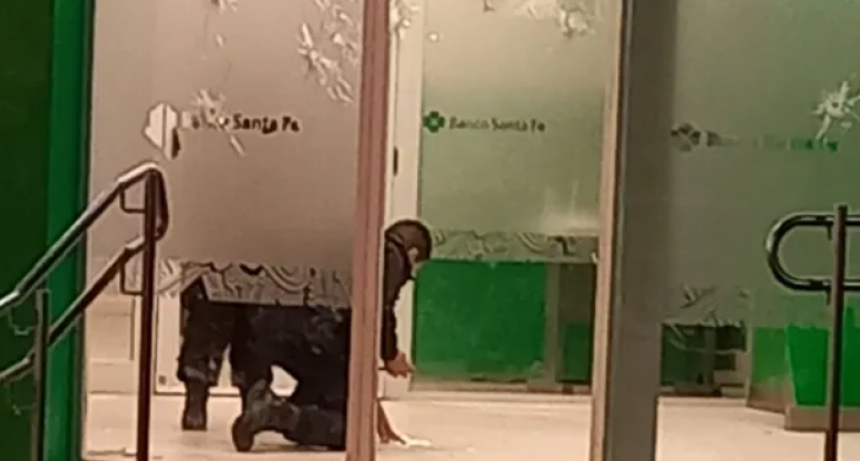 Tercer ataque contra el Banco de Santa Fe: balearon la sucursal de Ganadero Baigorria