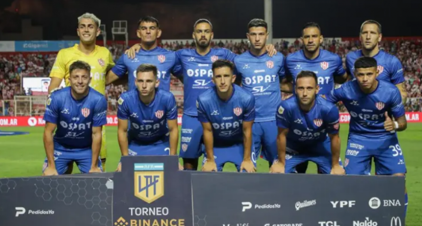 Uni&oacute;n entrena y viaja a Buenos Aires para enfrentar a River