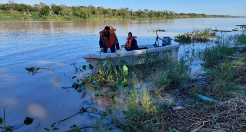 Trabajos en la Set&uacute;bal para evitar que los camalotes no perjudiquen las tomas de agua