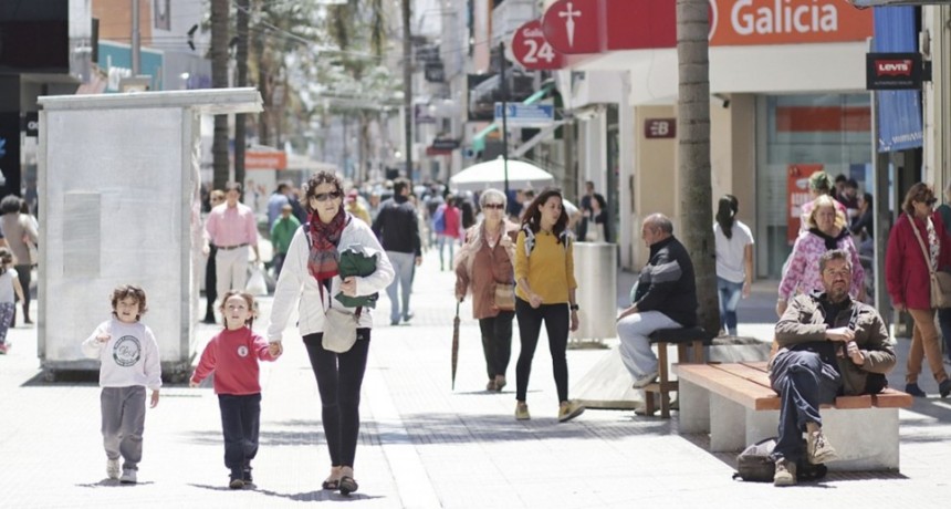 &iquest;Llega el horario corrido al comercio santafesino? Actualmente un empleado gasta alrededor de $67.000 mensuales si se mueve en colectivo