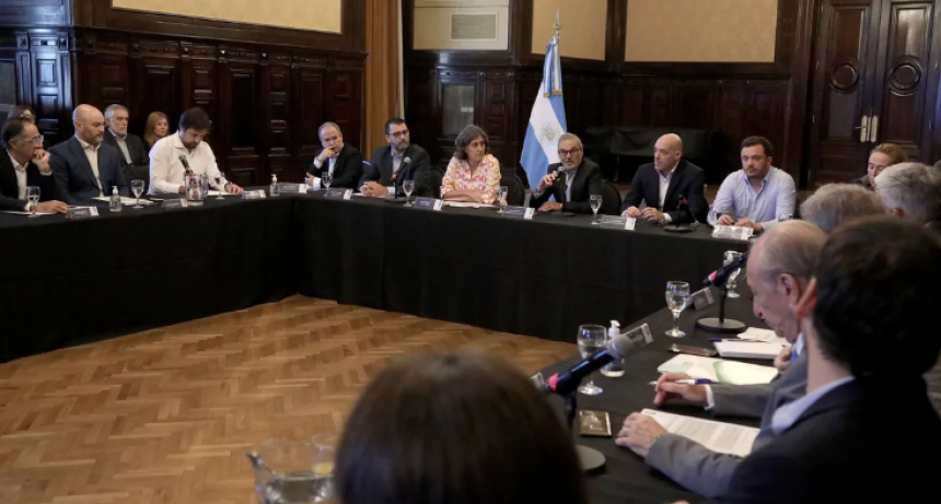 Dengue: los ministros de Salud del pa&iacute;s analizar&aacute;n incorporar la vacuna en 2025