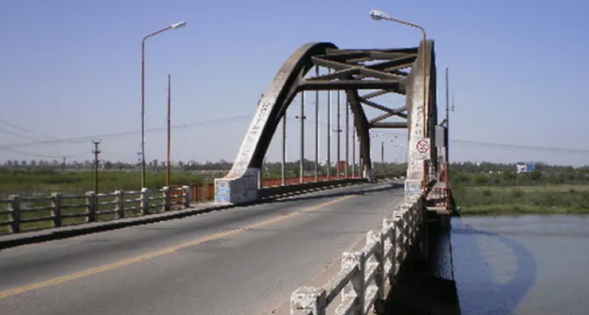 Se interrumpi&oacute; la circulaci&oacute;n por el Puente Carretero Santa Fe - Santo Tom&eacute;