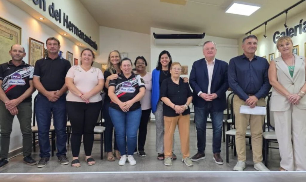 Michlig y Gonz&aacute;lez entregaron aportes para fortalecer actividades deportivas y culturales de San Guillermo