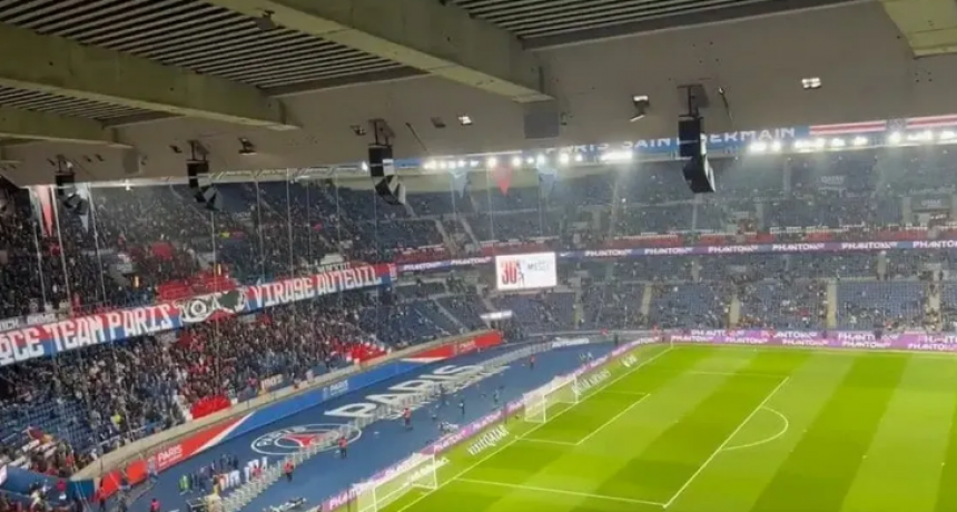 Los hinchas del PSG volvieron a silbar a Lionel Messi