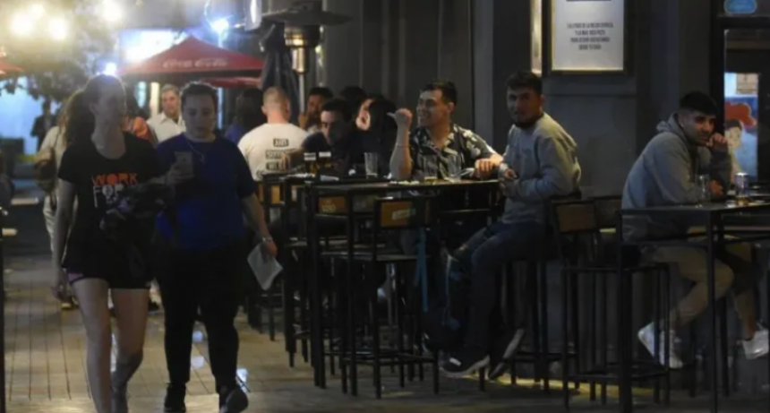 Los nuevos horarios de la noche santafesina