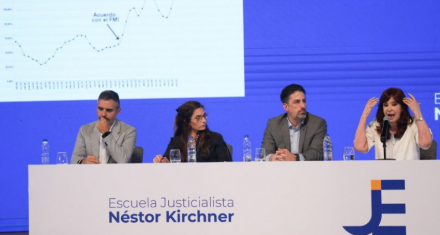 Cristina Kirchner apunt&oacute; duro al FMI y cuestion&oacute; la dolarizaci&oacute;n: "Es peor que la Convertibilidad"