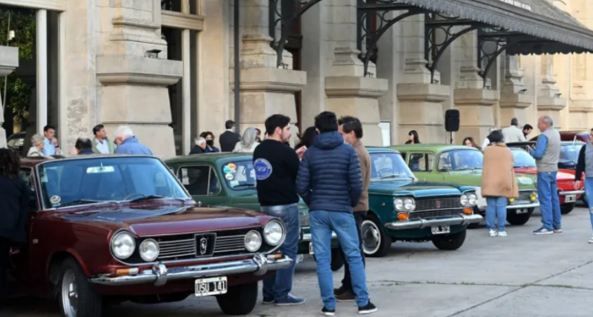 Segunda Muestra de autos cl&aacute;sicos