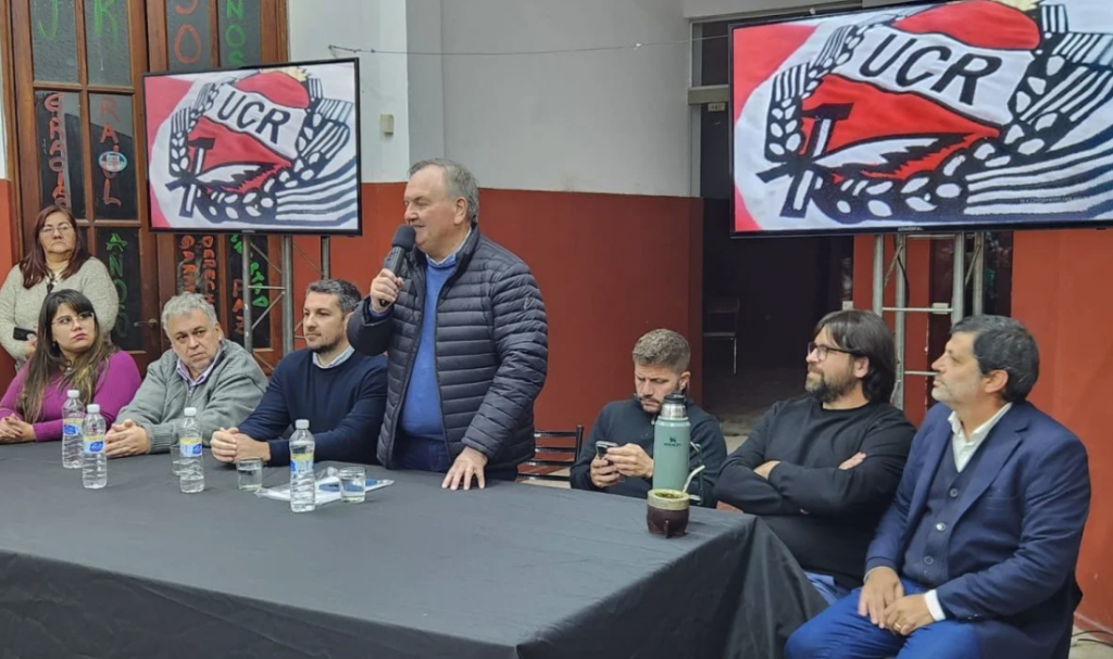 Felipe Michlig anunció la regularización dominial y puesta en valor del edificio del comité departamental de la UCR Rosario