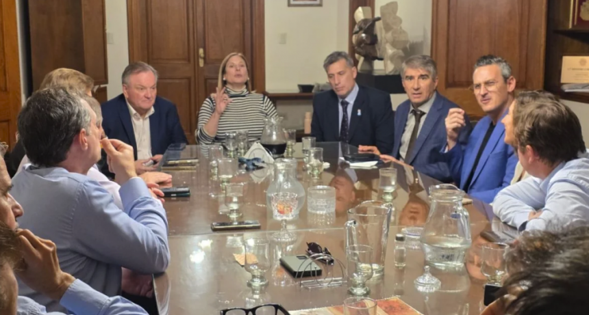 El Bloque de senadores de &ldquo;Unidos&rdquo; mantuvo una reuni&oacute;n de trabajo con los ministros Bastia y Olivares