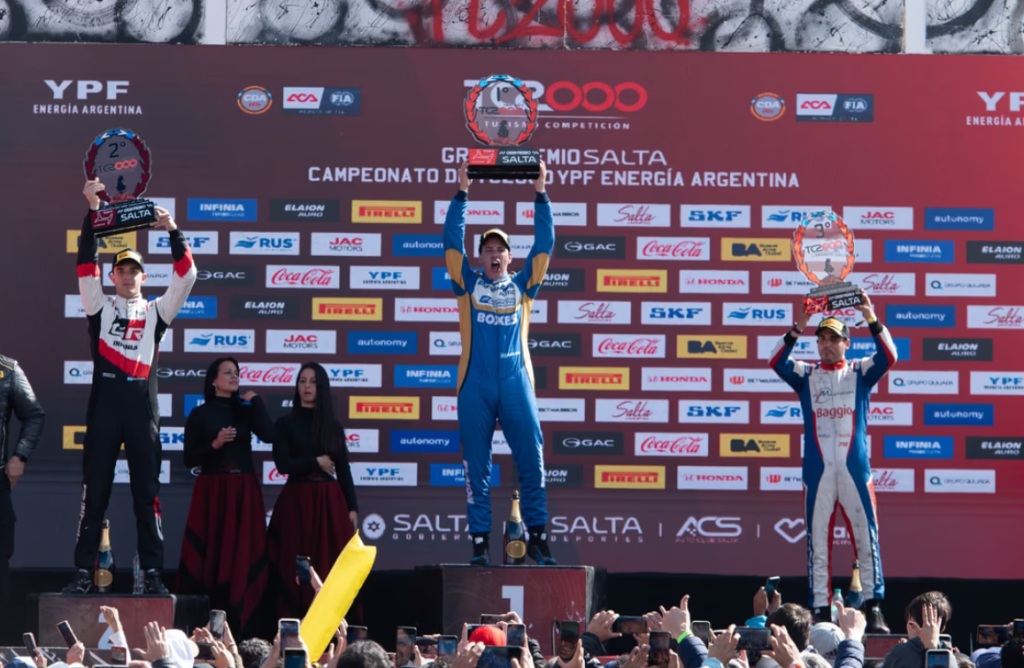 Franco Vivian gan&oacute; en Salta y el TC2000 volvi&oacute; a convocar a una multitud en el norte argentino
