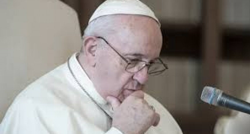 C&oacute;mo es y para qu&eacute; sirve la malla abdominal que le colocaron al papa Francisco