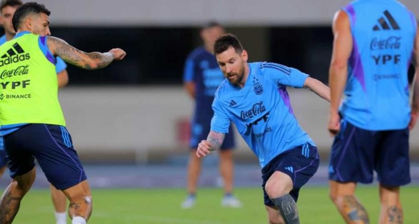 La Selecci&oacute;n inici&oacute; los entrenamientos en China con Messi a la cabeza y el plantel casi completo