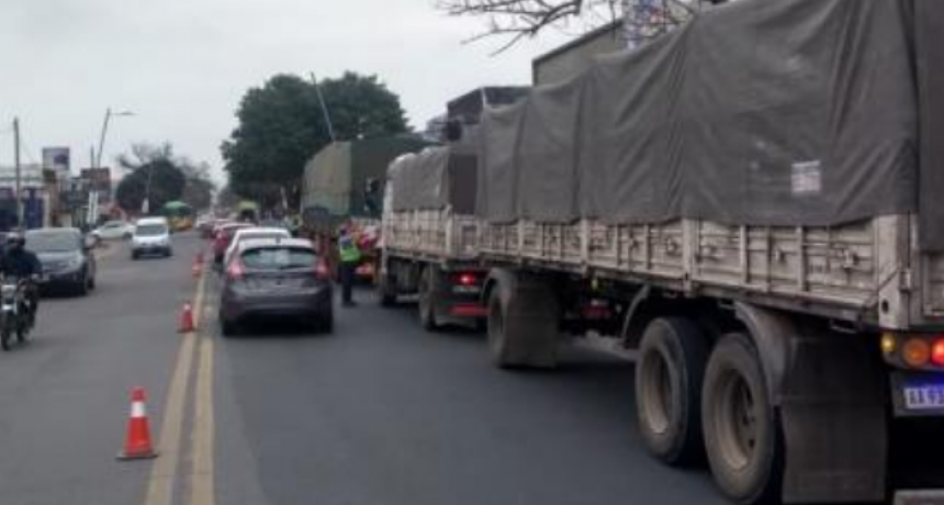 Refuerzan los controles por el tr&aacute;nsito pesado en el Puente Carretero