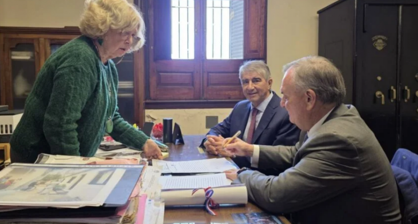 El Gobierno Provincial restituy&oacute; a la Uni&oacute;n C&iacute;vica Radical el dominio del hist&oacute;rico edifico del Comit&eacute; Dptal. Rosario
