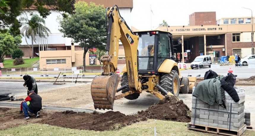 Con un 90% de avance, se ultiman los detalles del tercer manda peat&oacute;n en la Costanera