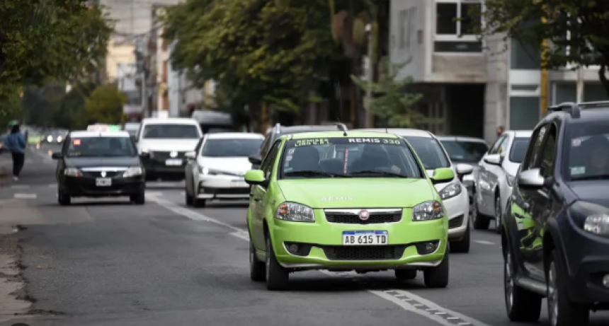 A casi 20 d&iacute;as del plazo estipulado, la mitad de los taxis a&uacute;n no cuentan con el sistema de pago electr&oacute;nico