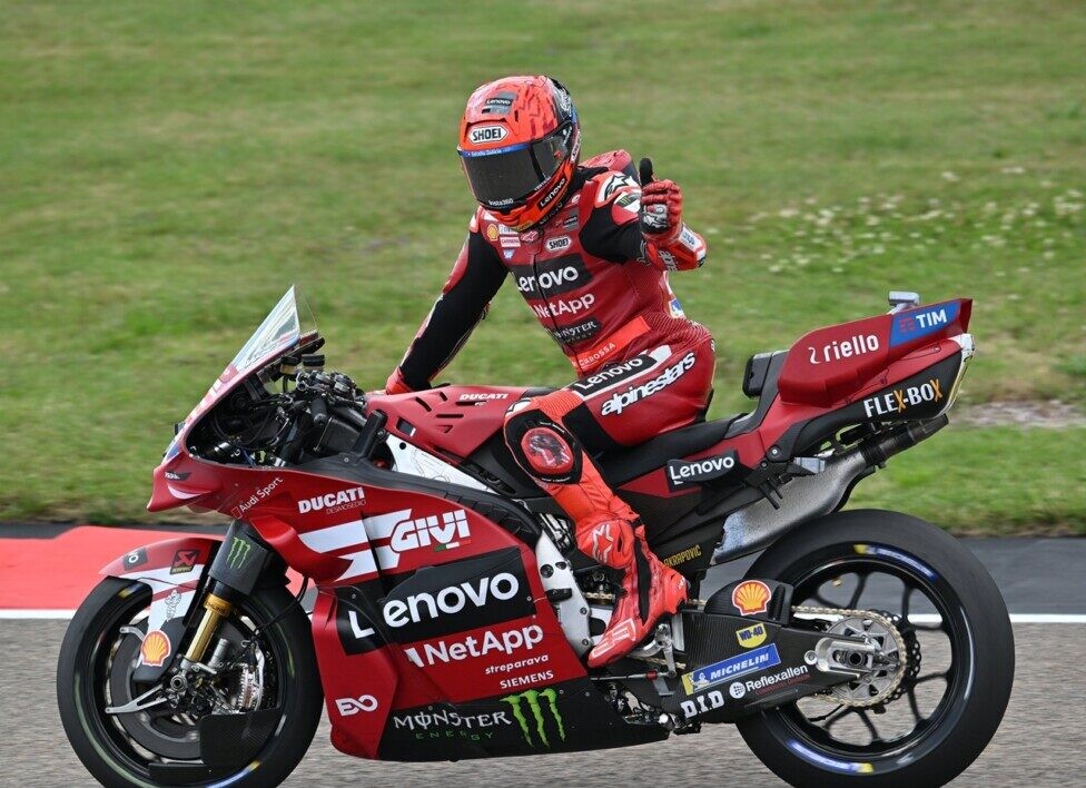 En Alemania gan&oacute; Marc M&aacute;rquez e igual&oacute; a Giacomo Agostini