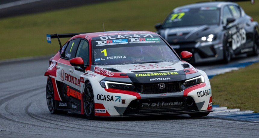 Leonel Pern&iacute;a es campe&oacute;n del TCR Brasil; Cafaro gan&oacute; la segunda carrera en Velocitta
