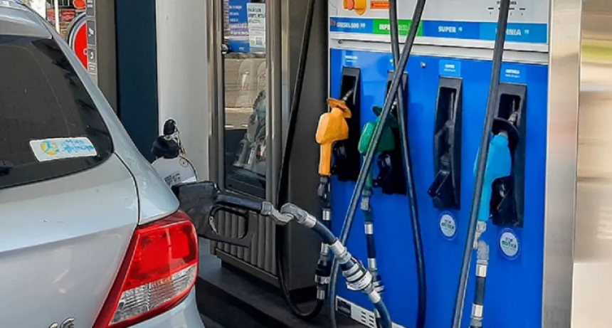 Congelan precios de naftas hasta el 31 de octubre