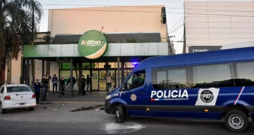 Grupo organizado ingres&oacute; a robar en un supermercado de Santa Fe