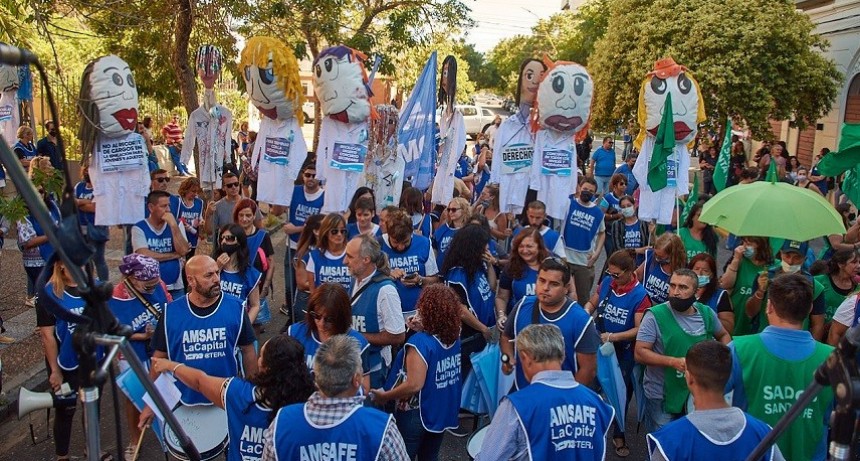 El gobierno acorrala a Amsaf&eacute; y le paga el aumento hasta a sus jubilados