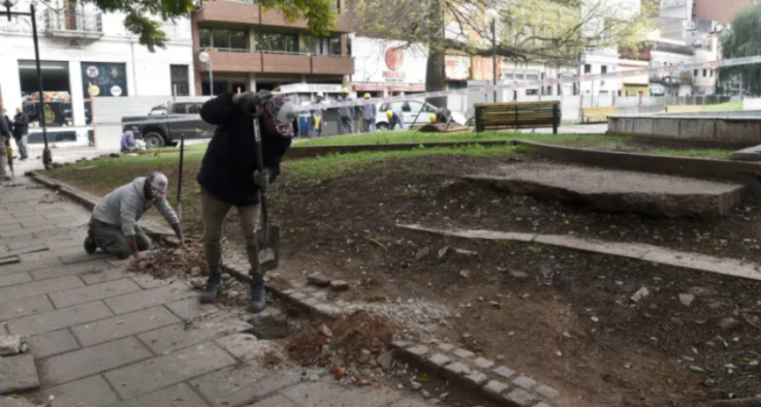 Empez&oacute; la remodelaci&oacute;n de la Plaza del Soldado