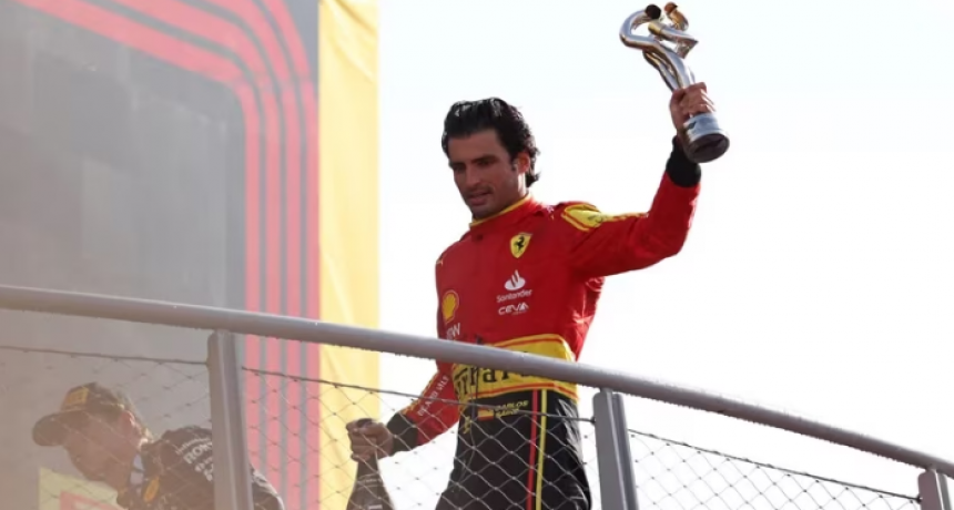 Ferrari deja solo a Sainz: permite que Leclerc le acribille en Monza