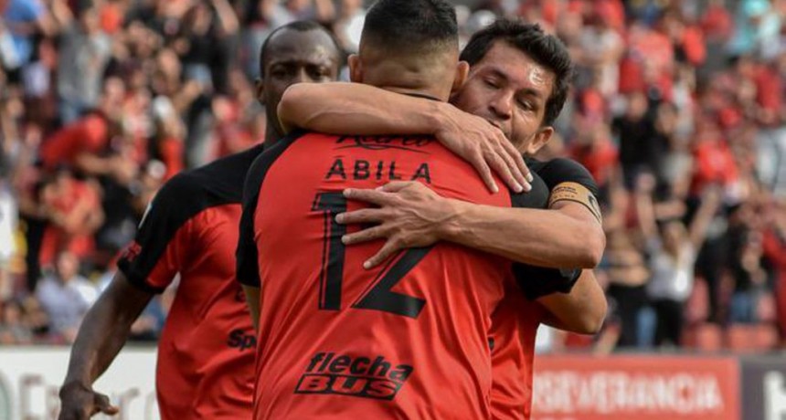 COL&Oacute;N VENCI&Oacute; A PATRONATO POR LA LIGA PROFESIONAL 2022