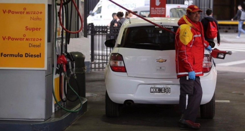 Otra vez advierten por escasez de combustible en estaciones de la regi&oacute;n