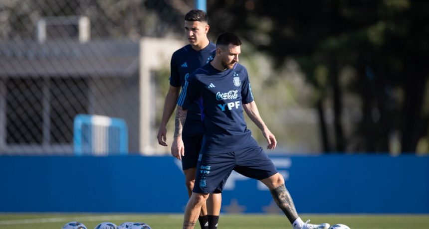 Con Lionel Messi, la Selecci&oacute;n Argentina tuvo su primer entrenamiento