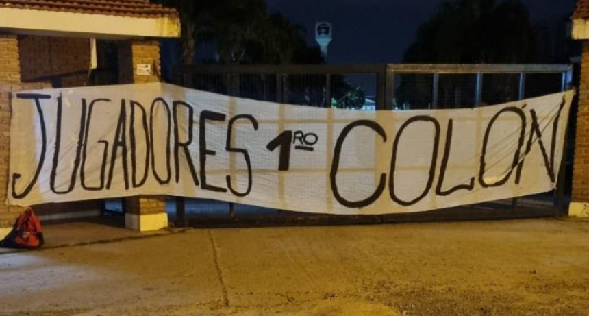 Col&oacute;n se hunde en el fondo de la tabla