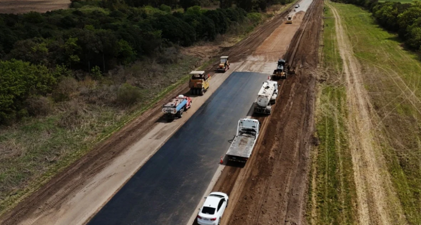 M&aacute;s del 60% ejecutado: la Provincia avanza con la repavimentaci&oacute;n de la ruta 4 entre La Pelada y Mar&iacute;a Luisa