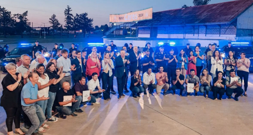 Entrega de nuevos m&oacute;viles policiales y firma de convenios para localidades del Dpto. San Crist&oacute;bal