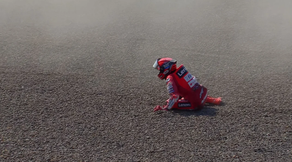 MotoGP: el campeón Marc Márquez sufrió una aparatosa caída en el GP de Indonesia