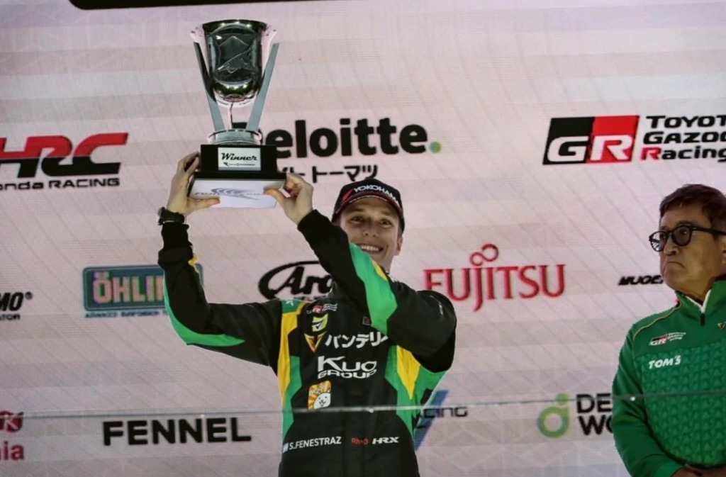 Sacha Fenestraz ganó en Monte Fuji y se emocionó con el himno argentino